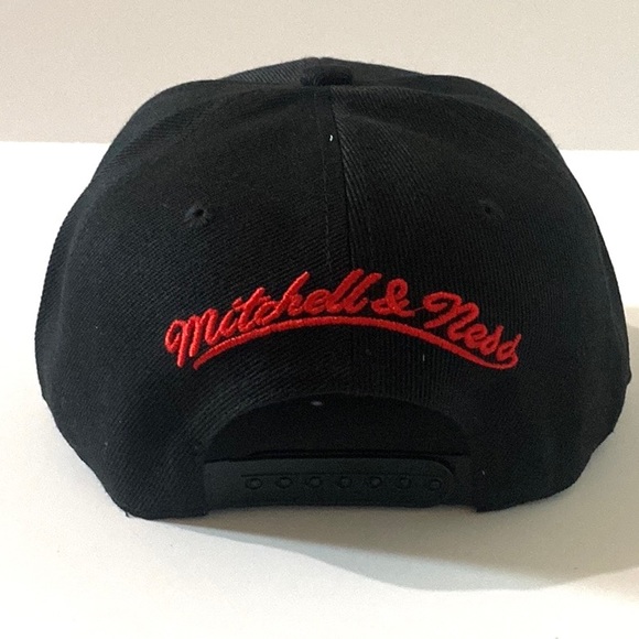 Chicago Bulls Hardwood Classics Mitchell & Ness Snapback - Picture 4 of 5